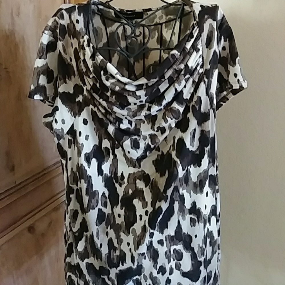 Jones wear women top.